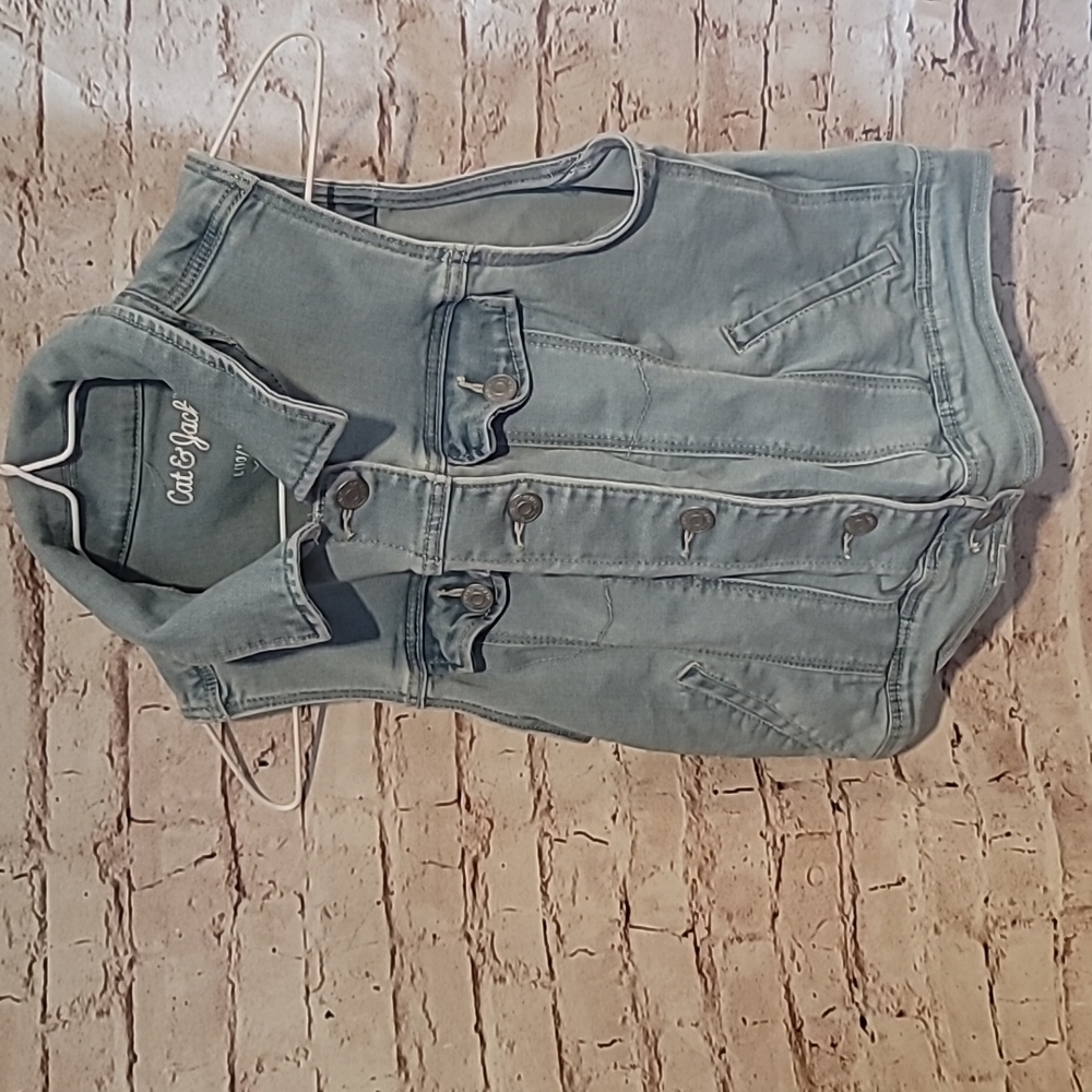 Girl's Cat & Jack jean vest sz large 10/12